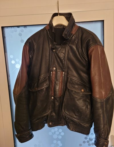 Réparation de vêtements en cuir à Guichen