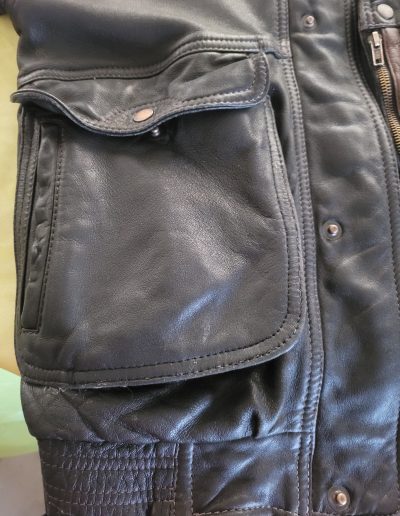 Couture sur cuir à Guichen